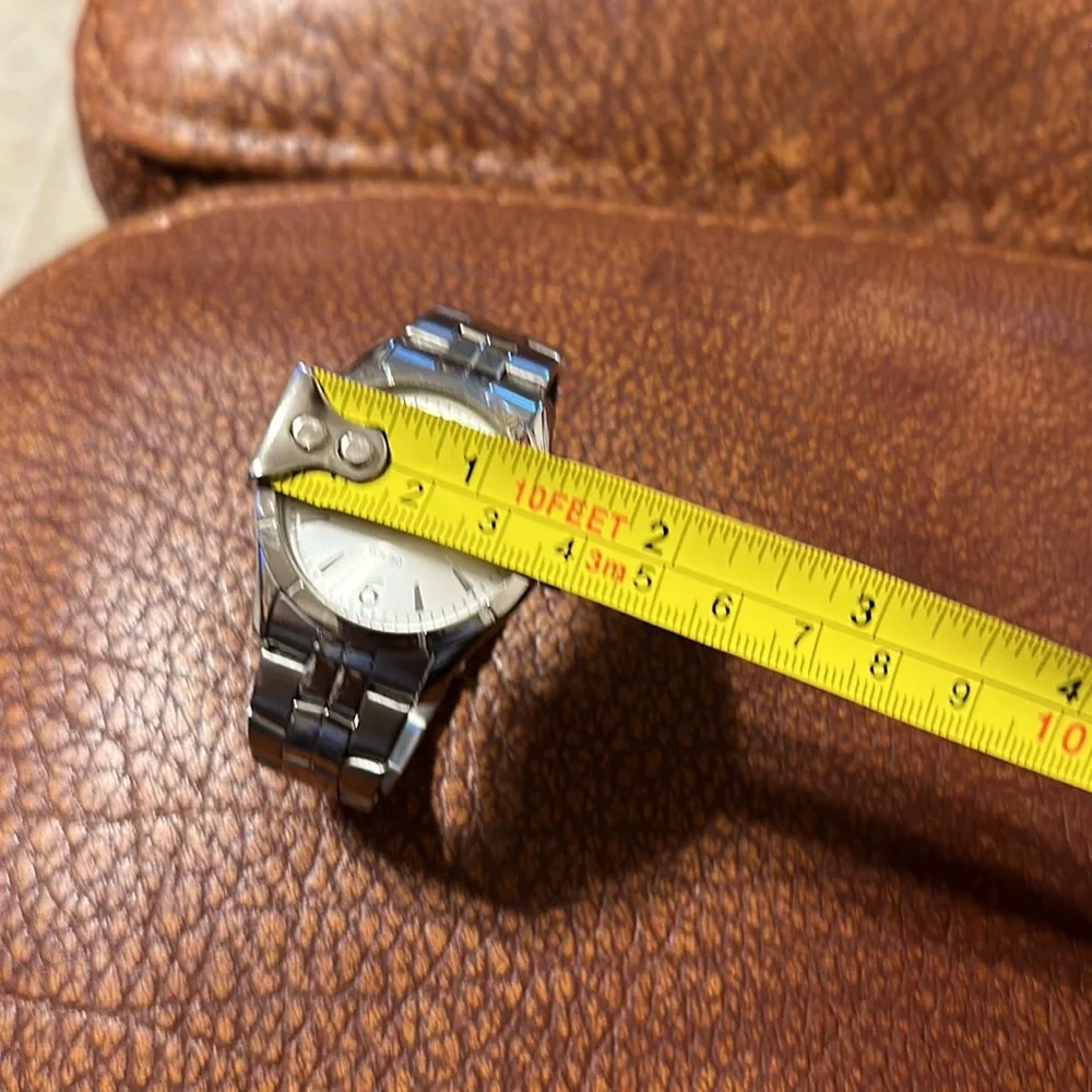 CITIZEN MENS SILVER COLOR WATCH WITH NEW BATTERY WORK PERFECT - Picture 14 of 15